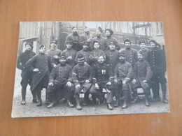 Carte Photo Militaire Militaria Groupe Militaires Prisonniers Stuggart 1915 65 ème Escouade Dépôt II - Personnages