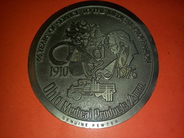 USA GROSSE MÉDAILLE ÉTAIN 66 YEARS OF SERVICE TO THE MEDICAL PROFESSION OHIO MEDICAL PRODUCTS GENUINE PEWTER 10Cm 235 Gr - Profesionales/De Sociedad
