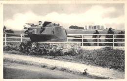 BASTOGNE - Coupole De Tank Avec Dans Le Fond, Le Mardasson - Bastogne