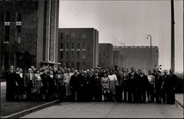 ! Foto Ansichtskarte Wolfsburg, Erinnerung An Den Besuch Des VW Werkes, Volkswagen, Photo - Wolfsburg