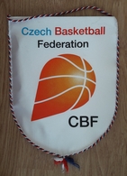 Pennant Basketball Federation Of CZECH Republic 200 X 250 Mm - Kleding, Souvenirs & Andere