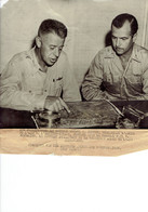 Photo De Presse Américaine Le Général George Kenney Et Le Général Paul Wurtsmith Aux Philippines Seconde Guerre Mondiale - Guerre, Militaire