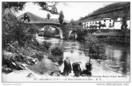 D64 BIDARRAY - LE PONT ROMAIN ET LA NIVE < LAVEUSES - Bidarray