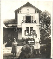 * Balatonföldvár, Durcy Villa, Hölgyek - 2 Db Régi Fotólap / 2 Pre-1945 Photo Postcards - Non Classificati