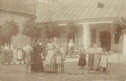 T3 1908 Börvely, Berveni; Óvoda Udvar, Gyerekek Csoportképe / Kindergarten, Children, Photo (EK) - Non Classificati