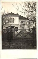* T2/T3 1941 Beregszász, Berehove; Dr. Diósszilágyi József Kir. Járásbírósági Elnök Fotója, Háttérben Villa / President  - Non Classificati
