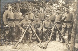 ** T1 WWI German Soldiers With Guns. Photo - Non Classificati