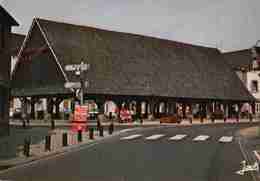 CPM. Plouescat Halles - Plouescat