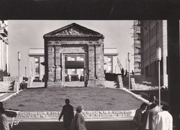 CPSM 10X15. MILITARIA . BREST (29 ) Vestige émouvant Du Vieux Brest, La Porte Monumentale De L'ancienne Caserne Guépin - Brest