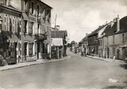 CPSM Dentelée - LEMBEYE (64) - Aspect De La Gendarmerie Au Centre Du Village En 1967 - Lembeye