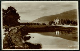 RB 1204 - Real Photo Postcard - Car On Road & Braemar Castle - Aberdeenshire Scotland - Aberdeenshire