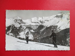 CPA 74 SAMOENS SKIEURS DEVANT LE CIRQUE DU FER A CHEVAL - Douvaine