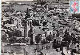 63-MARINGUES- L'EGLISE ET LES REMPARTS VUE AERIENNE - Maringues