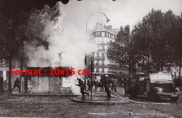 Reproduction D'une Photographie Ancienne D'une Intervention De Sapeurs Pompiers Sur Un Incendie Urbain - Riproduzioni