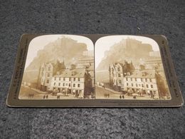 ANTIQUE STEREOSCOPIC REAL PHOTO SCOTLAND - EDIMBURGH CASTLE FROM THE GRASS MARKET Nº 2752 - Stereoscopi