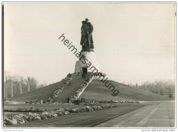 Berlin-Treptow - Sowjetisches Ehrenmal - Foto Ohne AK-Einteilung - Treptow