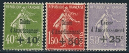 ** N°275/77, 2 Ex Charnière Otée, Sinon TB - Unused Stamps