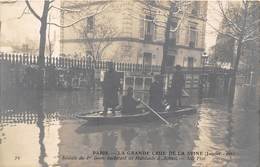 PARIS -INONDATION-SOLDATS DU 1er GENIE BACBOTANT LES HABITANT A AUTEUIL -CARTE-PHOTO - Überschwemmung 1910