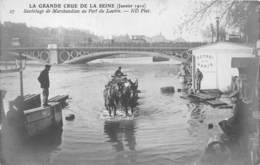 PARIS -INONDATION- SAUVETAGE DE MARCHANDISES AU PONT DU LOUVRE -CARTE-PHOTO - Überschwemmung 1910