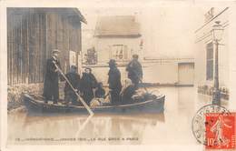 PARIS -INONDATION- RUE GROS -CARTE-PHOTO - Überschwemmung 1910