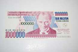 2002 Türkei 1.000.000 LIRA / 7. Emisyon 3. Tertip Serie  S 23  - UNC - Turkey