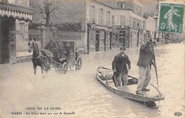 75-PARIS-INONDATIONS- LA FIACRE DANS LA RUE DE GRENELLE - Paris Flood, 1910