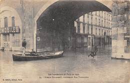 75-PARIS-INONDATIONS- AVENUE DAUMESNIL- CROISEMENT RUE TRAVERSIERE - De Overstroming Van 1910