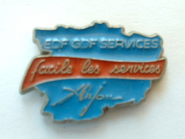 PIN'S EDF GDF SERVICES ANJOU   - SIGNE MARTINEAU - EDF GDF