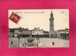 27 Eure, Evreux, La Place De L'Hôtel De Ville Et Le Beffroi, Animée, 1926, (C. M.) - Evreux
