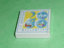 Fèves / Disney : Mickey , La Plaque 2000   T126 - Disney