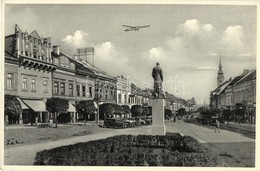 ** T1/T2 Eperjes, Presov; Masaryk Utca és Szobor, Repül?gép, Autók / Street And Statue, Shops, Aircraft, Automobiles - Unclassified