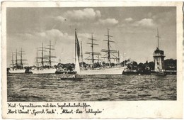 T2 Kiel, Signalturm Mit Den Segelschulschiffen 'Horst Wessel' 'Gorch Fock' 'Albert-Leo-Schlageter' / Signal Tower, Saili - Ohne Zuordnung