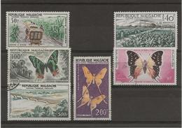 MADAGASCAR - POSTE AERIENNE N° 78 A 83 OBLITERES  TB -ANNEE 1960- COTE : 7,50 € - Airmail