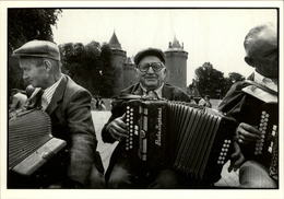 Delcampe - 35 - COMBOURG - Assemblée De La Bouèze - 1989 - Accodéon - Carte Moderne - Combourg