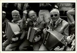 Delcampe - 35 - COMBOURG - Assemblée De La Bouèze - 1989 - Accodéon - Carte Moderne - Combourg