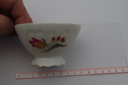 B/ France Picardie Nord Bol à Café Du Nord Motif Tulipe Décalcomanie Coffee Ca 1920 1930 Hauteur 5 Cm Diametre 8,8,7cm - Tasas