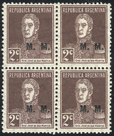 269 ARGENTINA: GJ.492a, Block Of 4, One With Period, Excellent Quality! - Servizio