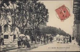 CPA Algérie Blida Boulevard Trumelet Collection S Soussen Et Cie N2 Nombreux Français Femmes Ombrelles YT 129 France - Blida