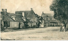 18 - Thaumiers : La Place Côté Ouest - Thaumiers