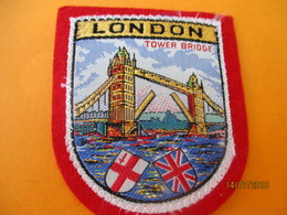 Ecusson Tissu Ancien à Coudre/ Ville De Londres / LONDON/ Tower Bridge/ Anglais /  Années 1970-1980                ET227 - Stoffabzeichen