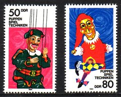 RDA. N°2508-9 De 1984. Marionnettes. - Puppets