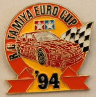 RC TAMIYA EURO CUP '94 - VOITURE ROUGE - DRAPEAU A DAMIER    -     (20) - Autres & Non Classés