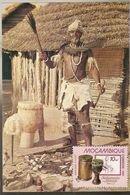 Zimbabwe ** & Postal, African Witch Doctor With Mozambique Stamp 1985 (70799) - Zimbabwe