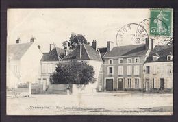 Delcampe - CPA 89 - VERMENTON - Place Louis Philippe - TB PLAN CENTRE VILLAGE Détails Façades Maisons Oblitération PARIS DISTRIB 11 - Vermenton