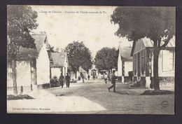 Delcampe - CPA 51 - CAMP DE CHALONS - Intérieur De L'Ecole Normale De Tir - TB PLAN ANIMATION Militaires Bâtiments - Camp De Châlons - Mourmelon