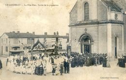 Delcampe - 44 - Le Landreau - La Fete Dieu - Sortie De La Procession - Guérande