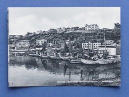 Delcampe - Cartolina Ortona - Banchina Motopescherecci - Panorama - 1954 Ca. - Chieti