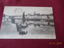 Delcampe - CPA - Landerneau - Vue Sur Le Port Et Le Quai De Cornouaille - Landerneau