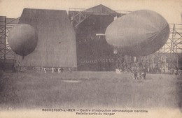 Delcampe - ROCHEFORT SUR MER - Centre D'Instruction Aéronautique Maritime - Vedette Sortie Du Hangar - Rochefort
