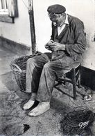 Delcampe - Bray-Dunes. Pêcheur Amorçant Ses Lignes. - Bray-Dunes